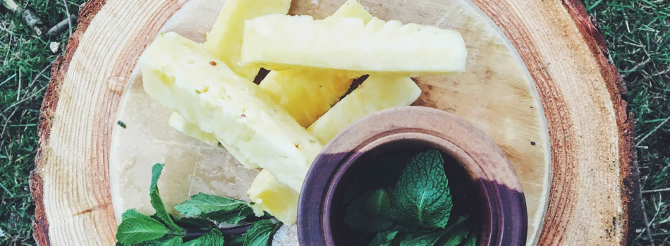 sizzling-pineapple-with-crunchy-mint-sugar